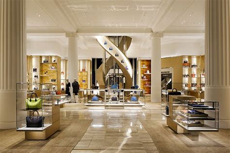 Find Louis Vuitton Stores in Saudi